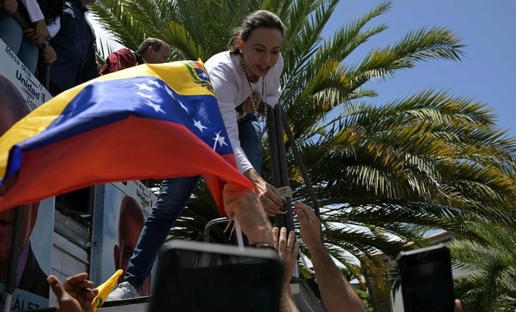 María Corina, amenazada por Maduro, se hace presente en la concentración en Caracas