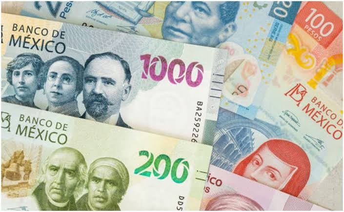 Dólar rebasa los 20 pesos por primera vez en dos años