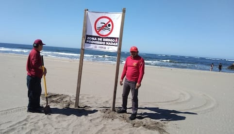 Rescatan a 5 turistas en playas de Mazatlán por fuertes corrientes