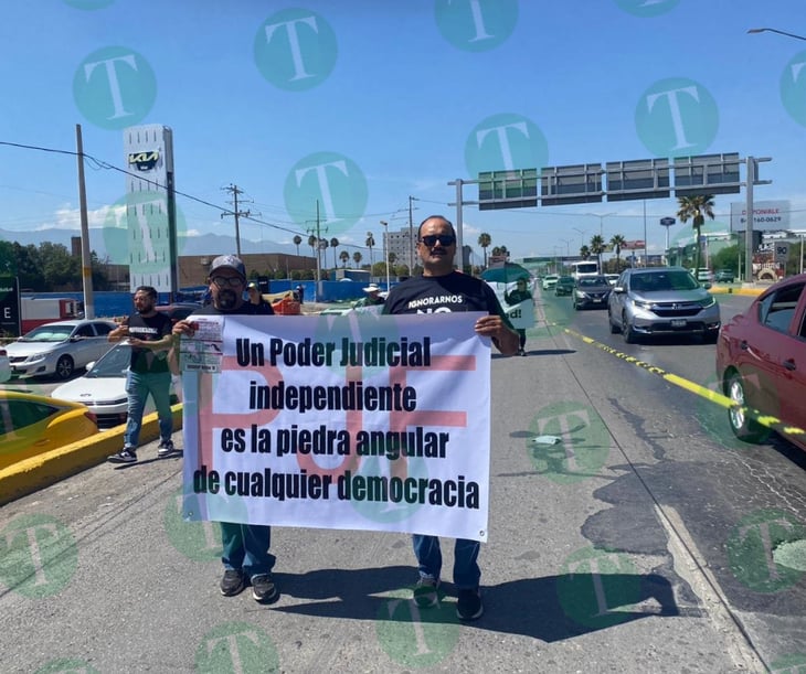 Empleados de juzgados federales protestan en Saltillo por reforma