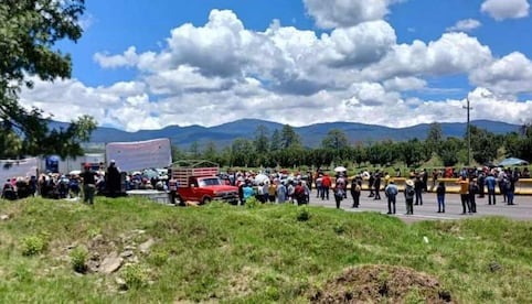 Manifestantes liberan autopista México-Puebla