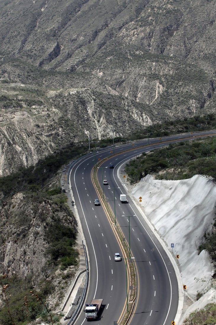 Restauración de carreteras debe ser la obra prioritaria