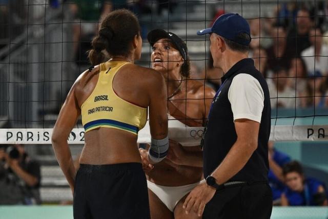 DJ evita pelea en voleibol de playa femenil en París 2024 con Imagine de John Lennon 