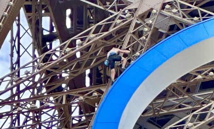 Juegos Olímpicos 2024: Detienen a hombre que escaló la torre Eiffel 