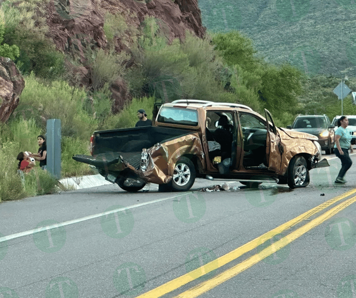 Familia se accidenta en la carretera Monclova-Saltillo