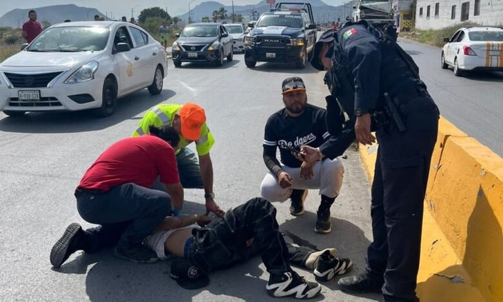 Impacta camioneta a moto en Ramos