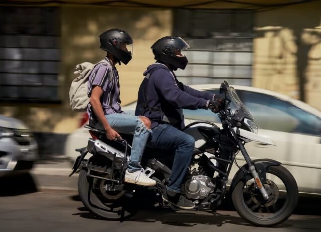 Moto Uber ni prohibido ni permitido, sino todo lo contrario