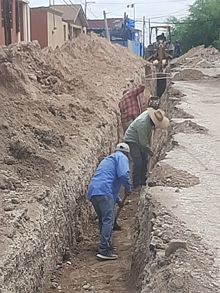 Pese a temperaturas fuertes, el suministro de agua continúa