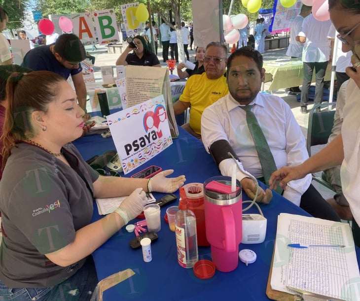 Ciudadanos participan en la jornada de salud 