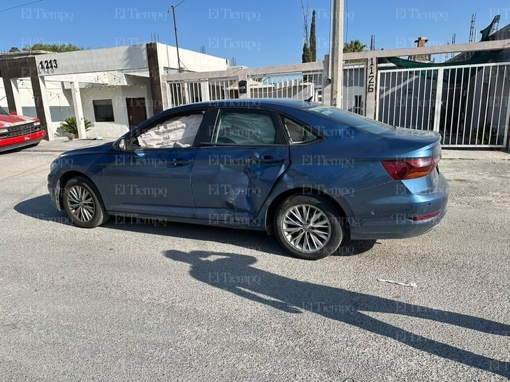 Choque entre vehículo y motocicleta deja un herido en la colonia Hipódromo