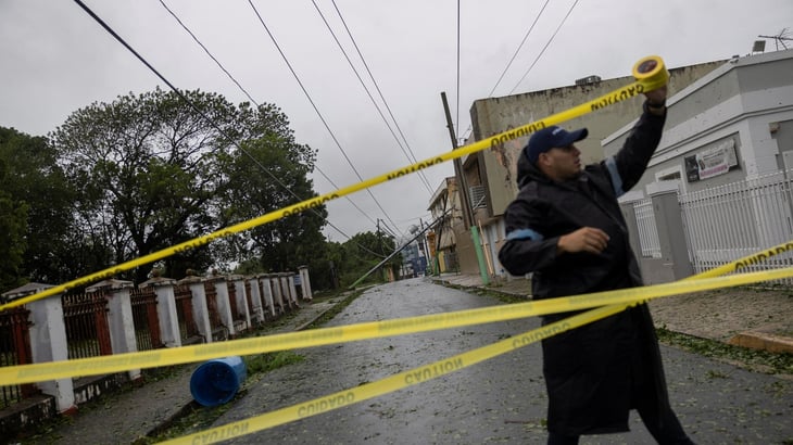 Más de 900 mil personas sin luz por paso de Ernesto en Puerto Rico