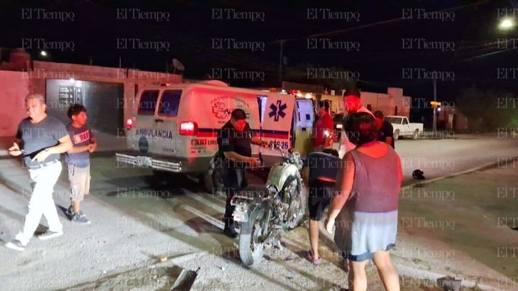 Tres menores que viajaban en moto resultaron lesionados tras choque 