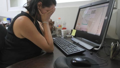 Impulsan iniciativa para considerar estrés laboral como enfermedad