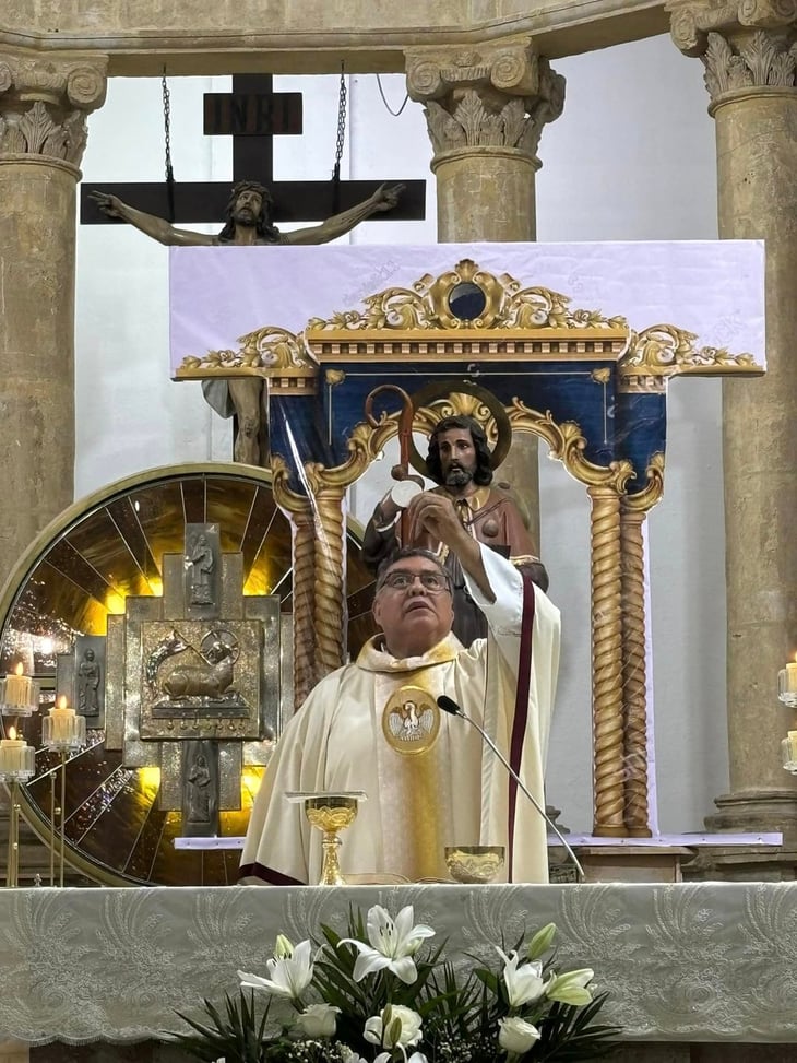 La vida del padre Neri en su  travesía sacerdotal por la iglesia