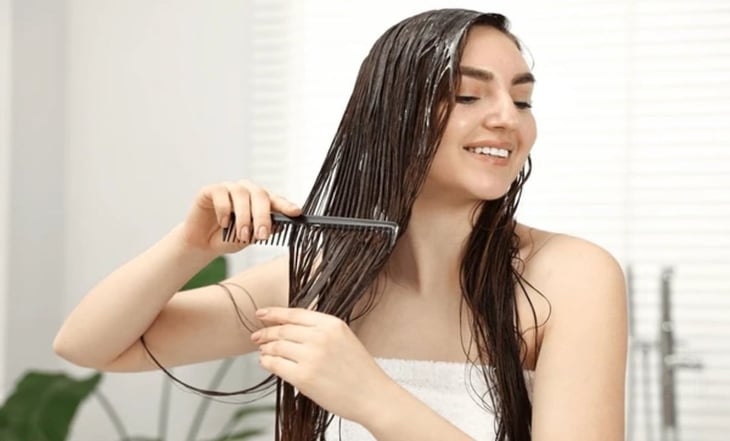 Por qué no debes aplicar acondicionador en la raíz del cabello