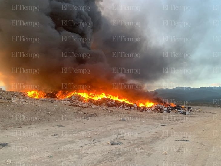 Autoridades trabajan para combatir otro incendio más en el relleno sanitario  