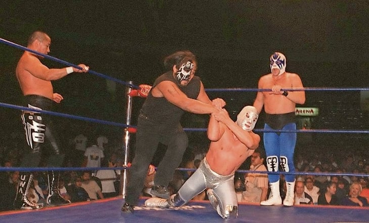 La pelea entre el Hijo del Santo y el Negro Casas es un “clásico” de la lucha libre