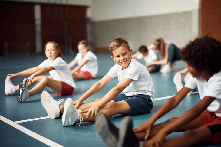 Clase de educación física: puede mejorar el cuerpo y la mente de un niño