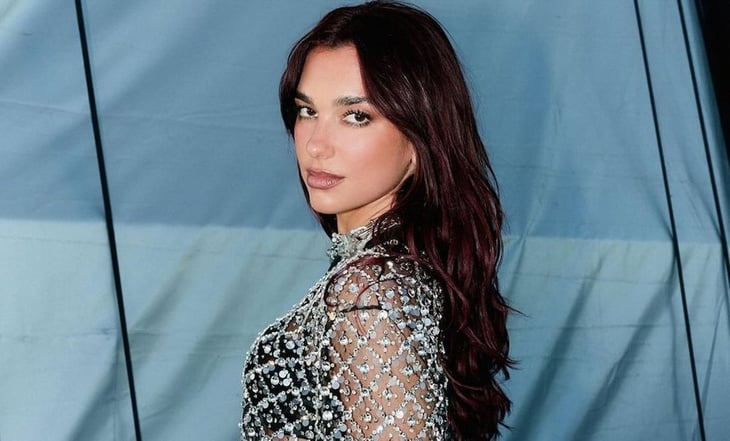 Dua Lipa celebra su cumpleaños con impactante bikini naranja