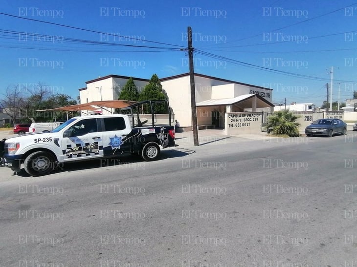 Ante temor de enfrentamiento de obreros, Policía Municipal resguarda funeraria