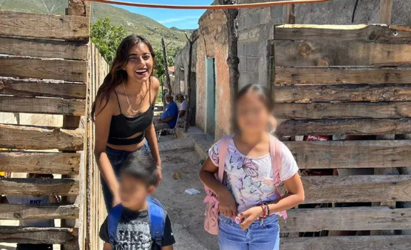 Mamá pide ‘raite' desde Galeana para trasladar a sus hijos a la escuela