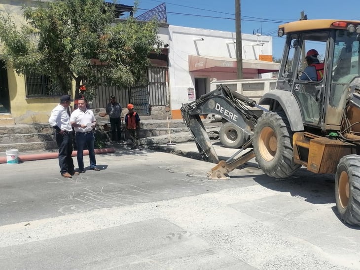 Simas repone tubería vieja de drenaje que afectaba a familias