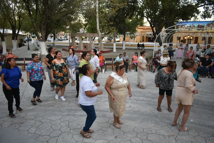 Zaragoza celebra el mes del adulto mayor con un vibrante baile