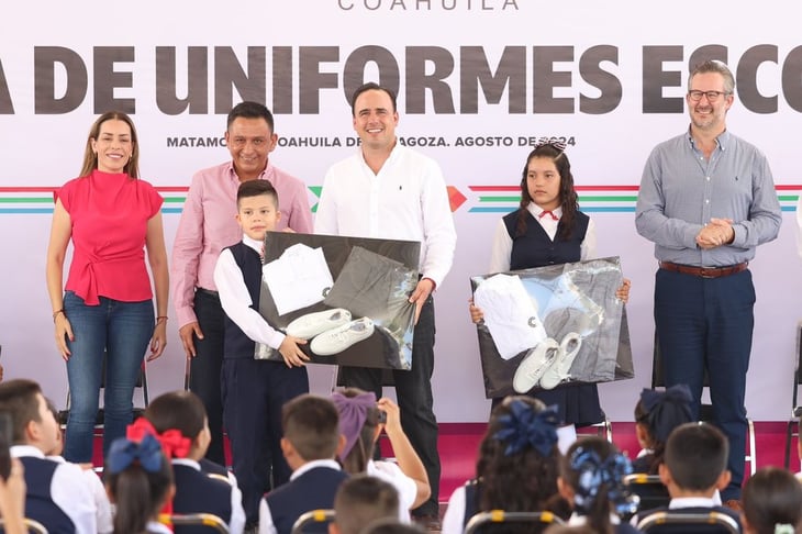 Manolo Jiménez inicia entrega de uniformes en escuelas rurales de Coahuila