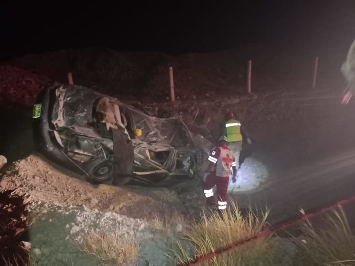 Conductor pierde la vida tras volcadura en Cuatro Ciénegas