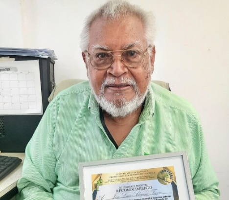 Atletas Masters de Coahuila rinden homenaje a José Luis Adriano Fierro