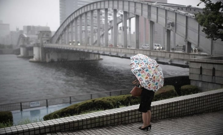 Potente tifón Shanshan toca tierra en Japón y causa 3 muertos