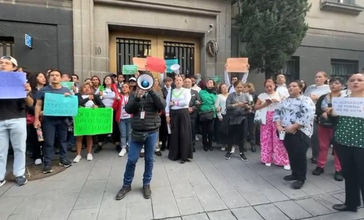  Trabajadores de SCJN cierran accesos en rechazo a reforma judicial