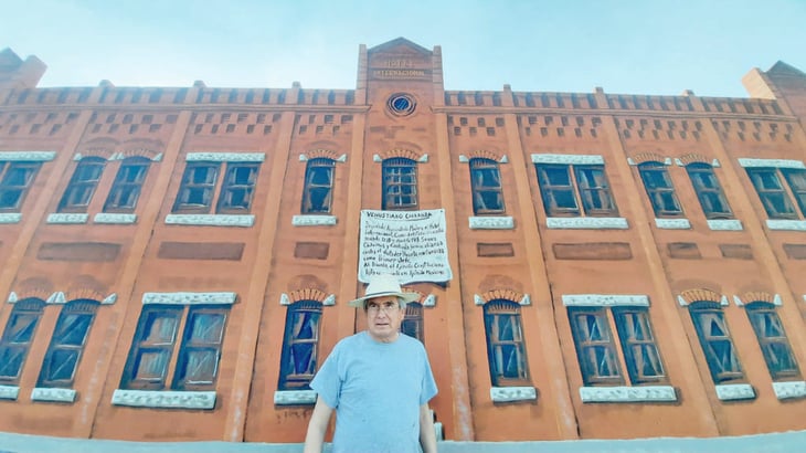 El artista Jesús Guajardo rescata en mural el Hotel Internacional