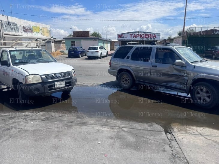 Conductor distraído ignora señal de alto y provoca choque en Zona Centro 