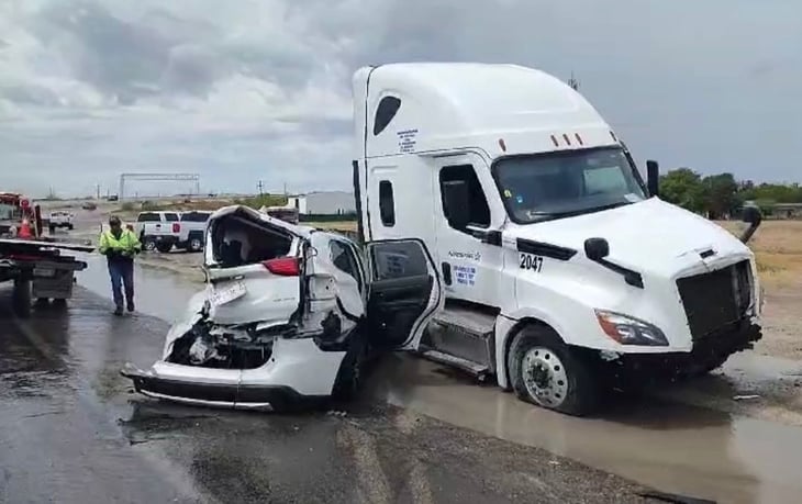 Accidente en la 57 deja dos lesionados y daños totales