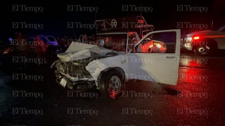 Encontronazo entre tráiler y camioneta a la salida oriente de Monclova