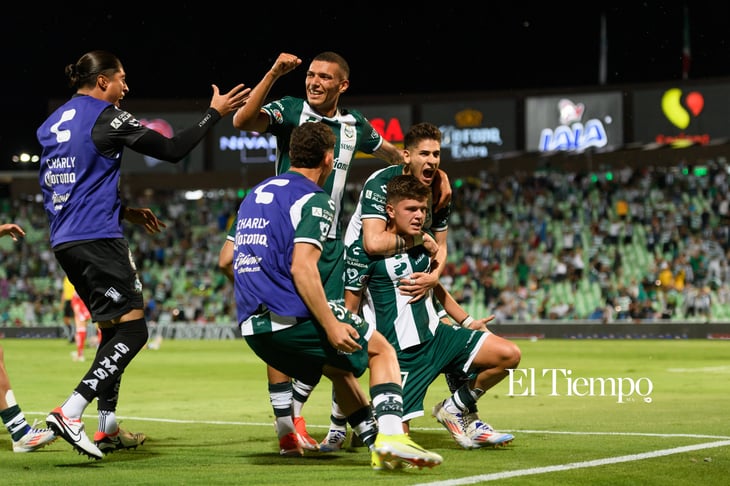 Santos Laguna vence a Necaxa en el Estadio Corona