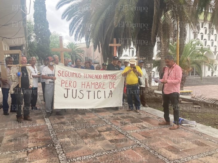 Jubilados del IMSS van a la PROFEDET para exigir pensión digna