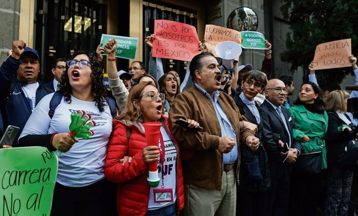 Trabajadores de la Corte están en su derecho a irse a paro: AMLO