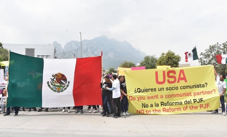 Trabajadores del Poder Judicial en Nuevo León realizan caravana hacia consulados de EU y Canadá