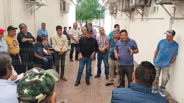 Sostienen reunión extrabajadores y trabajadores de AHMSA con alcalde