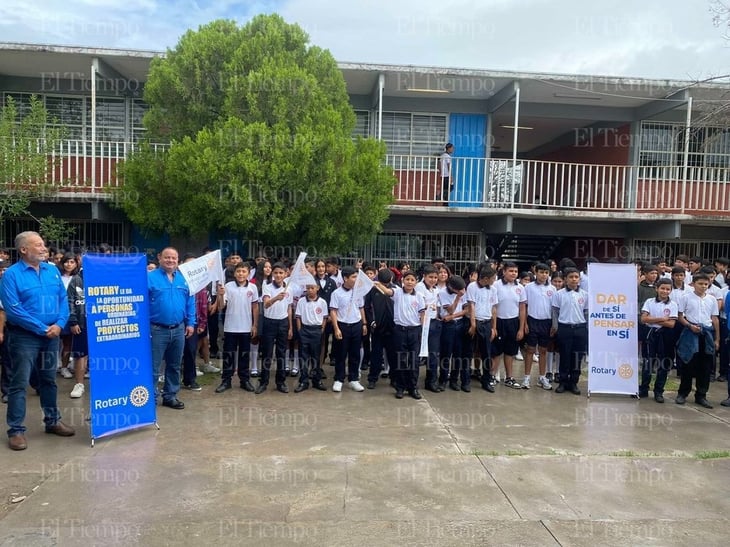 Club Rotario lleva agua purificada a secundaria Carlos Espinoza Técnica 29