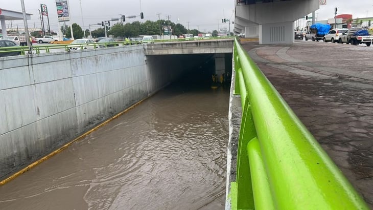 Bloquean lluvias circulación