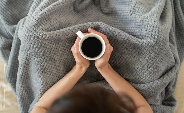 Por qué no debes tomar café a primera hora de la mañana: esto dice Harvard