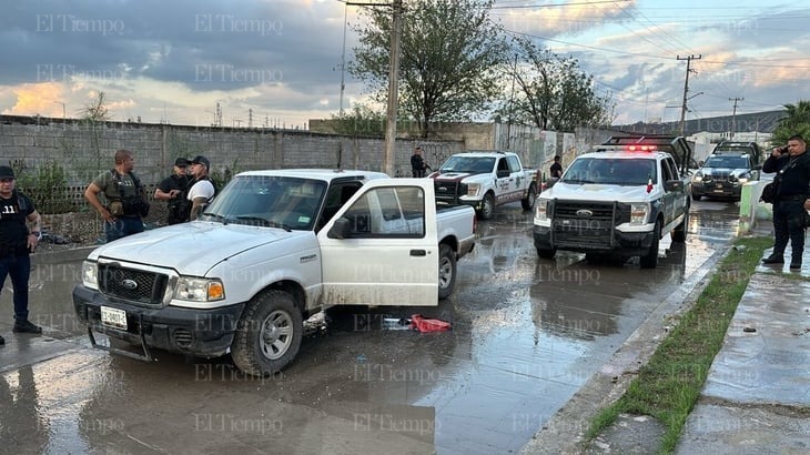 Ladrones roban camioneta y generan persecución en Monclova y Frontera 