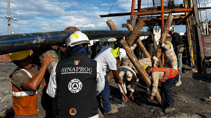 Entregan a familiares los restos de 4 mineros de El Pinabete