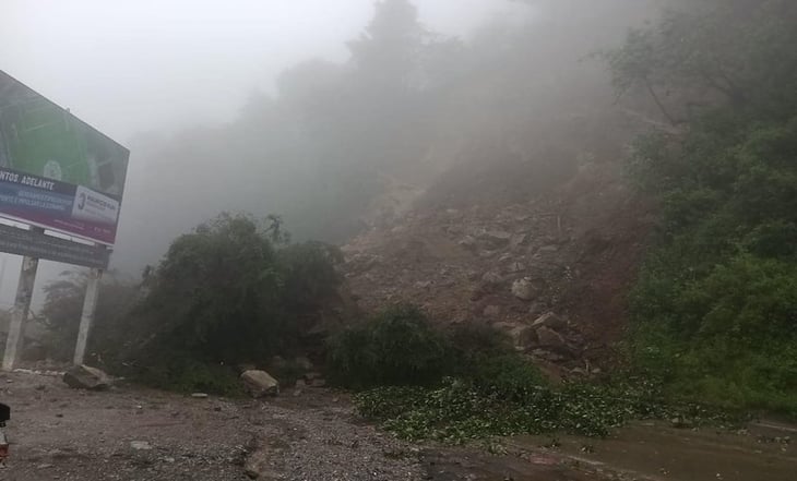 Lluvias provocan derrumbe de cerro en Querétaro