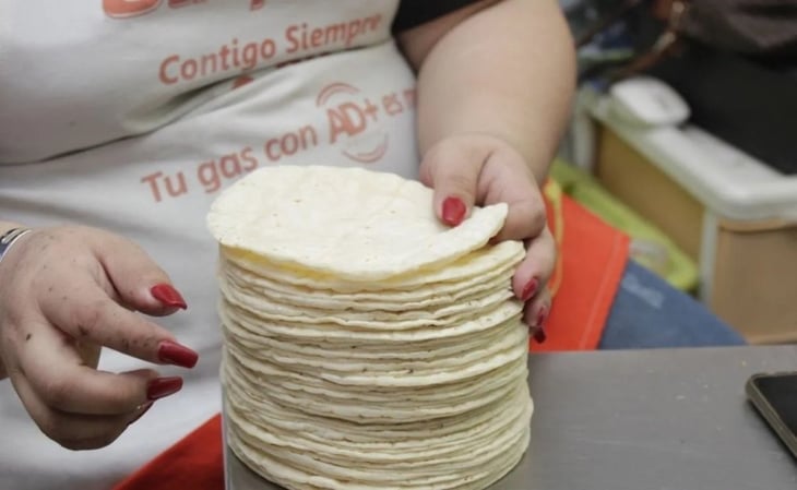 ¿Cuántas tortillas de maíz debes comer al día para no subir de peso?