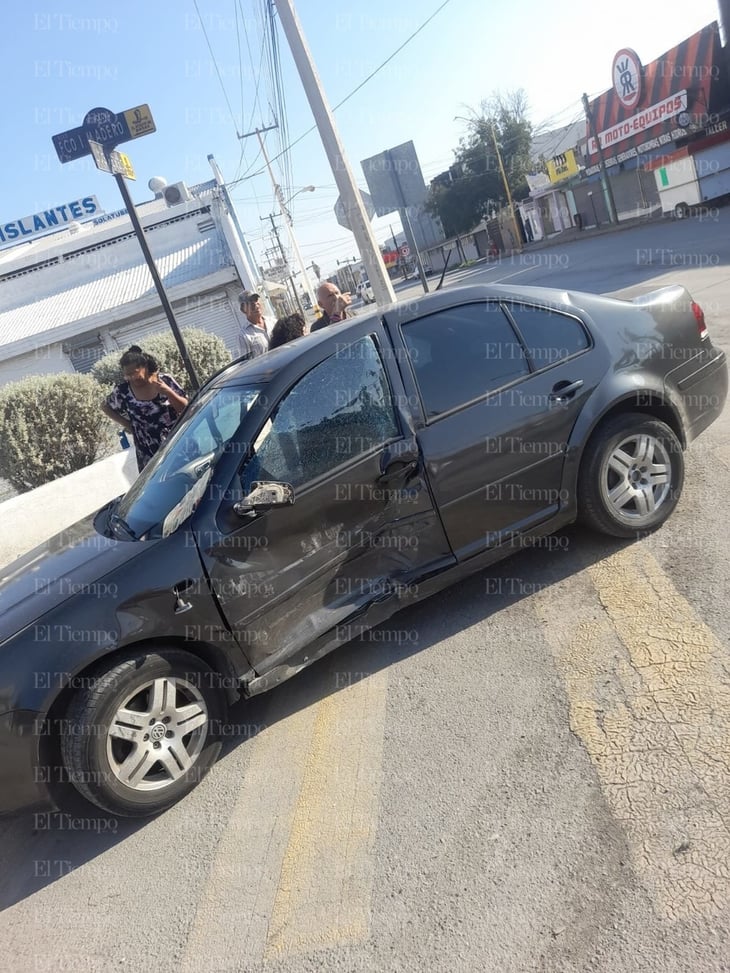 Severa colisión en Acereros y Madero: Dos lesionados