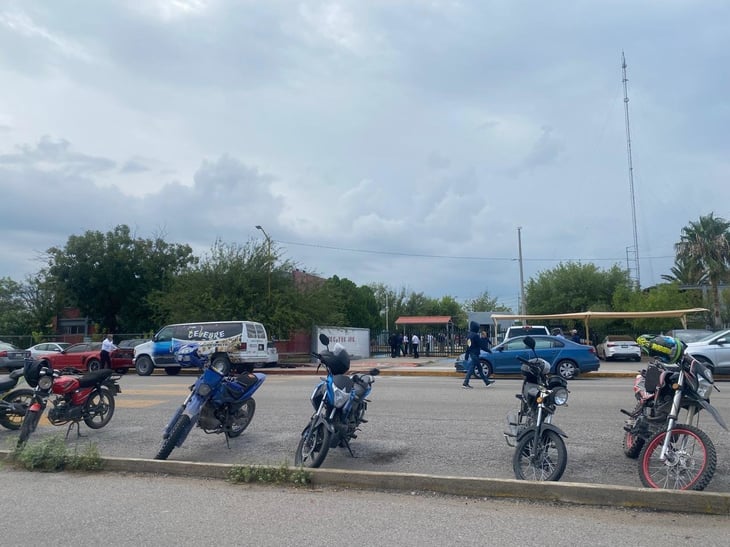 Motociclistas menores de edad abundan en las prepas 